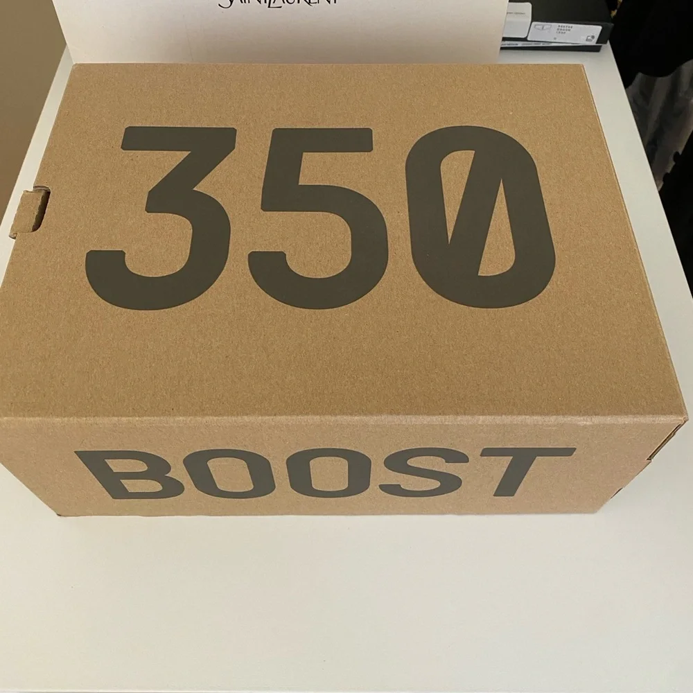 Yeezy Boost 350 V2 in Green. Size US 6 or 38 2/3. Authentic.